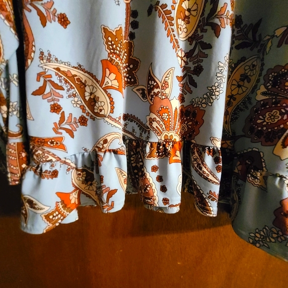 Xl - 1xl Blouse ruffle sleeves - Picture 2 of 2